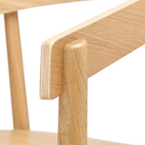 Ergonomicky tvarované sedadlo